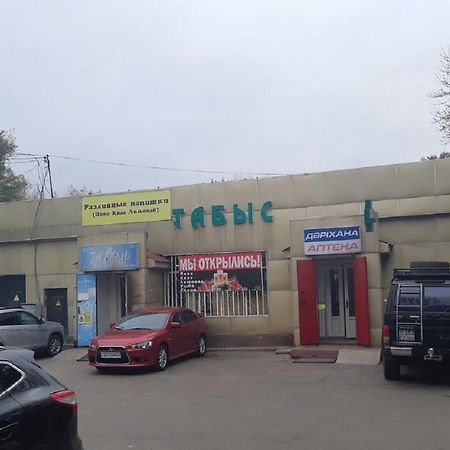 Апартаменты 11-й микрорайон, 4 Алма Ата Екстериор снимка